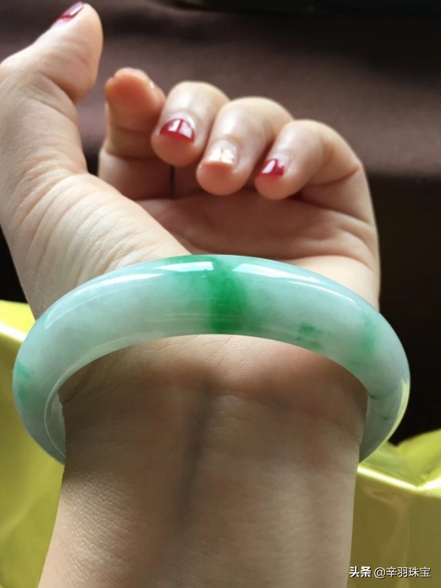 佩戴珠宝首饰有什么需要注意的,购买珠宝的讲究是什么