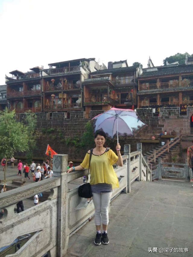 湖南湘西自治州凤凰古城景区,湘西明珠凤凰古城位于哪个省