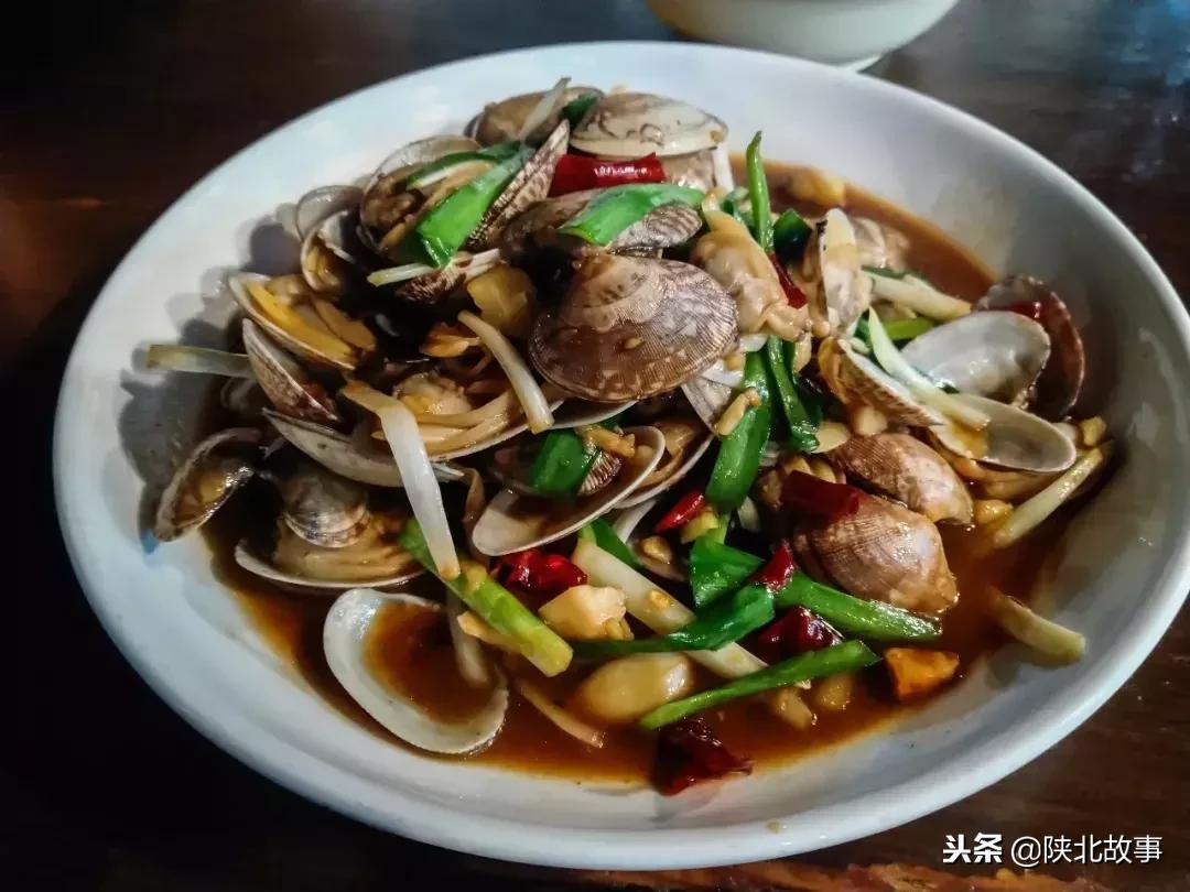这个最适合冬天来的北方小城，光是海鲜就能让你吃回票价