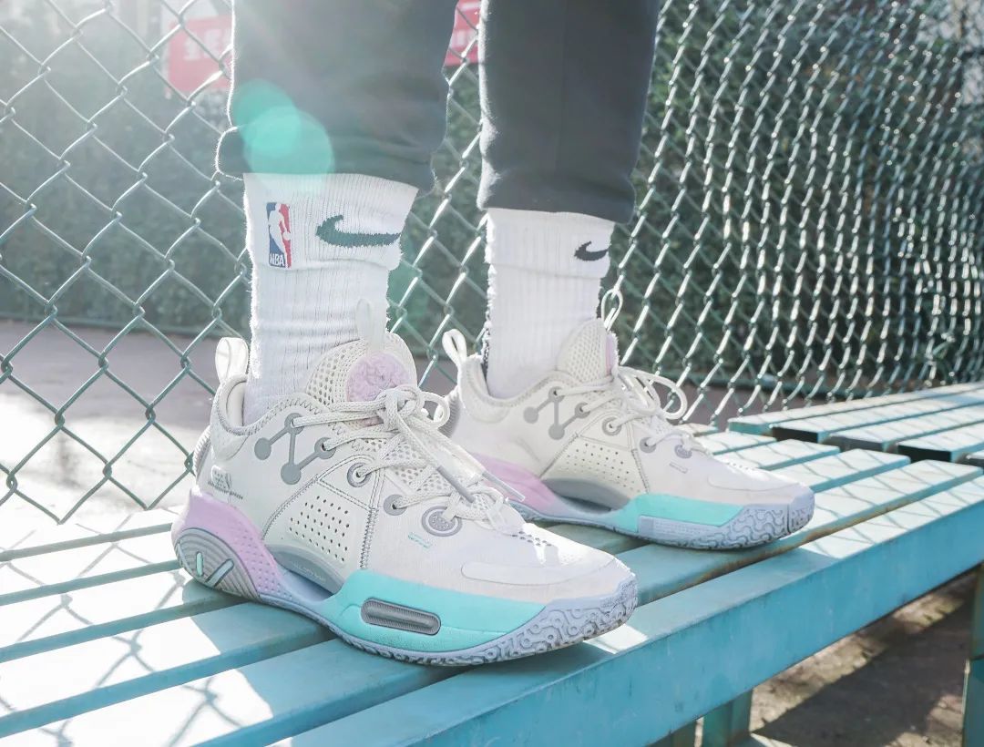 李宁全城9青年版有啥区别,李宁全城9玩具总动员测评