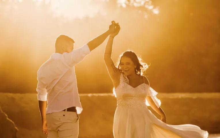 女方父母反对的婚姻该不该坚持,父母反对的爱情该不该坚持知乎