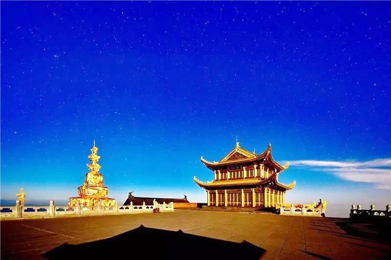 峨眉山金顶和黄山光明顶,峨眉山金顶和万佛顶的区别