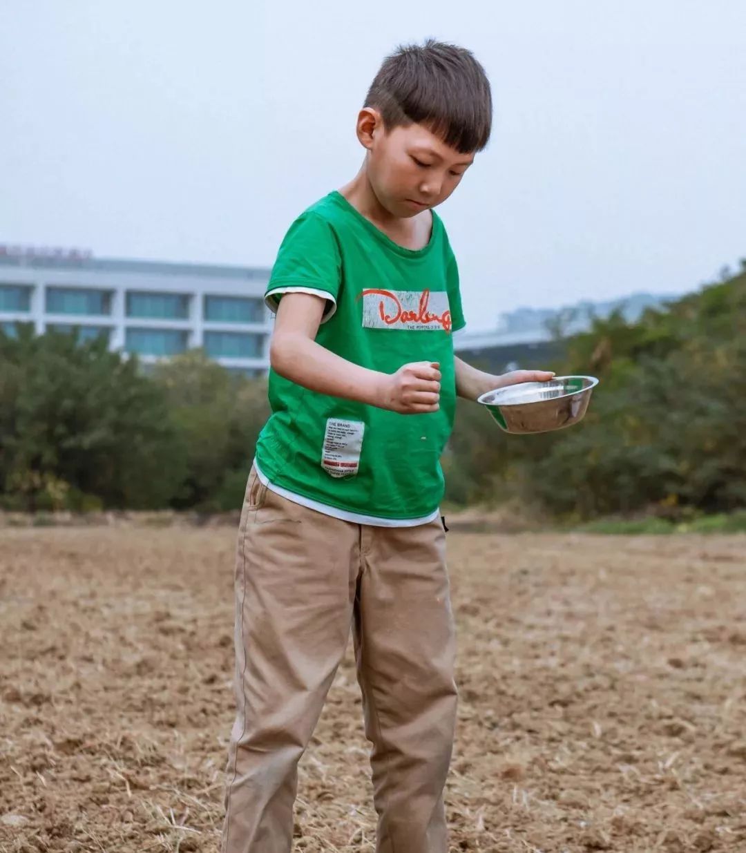 翻地、播种…无锡老小将课堂搬到了田间地头