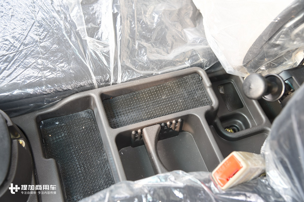 五征飞碟奥驰轻卡导风罩,五征飞碟轻卡新能源