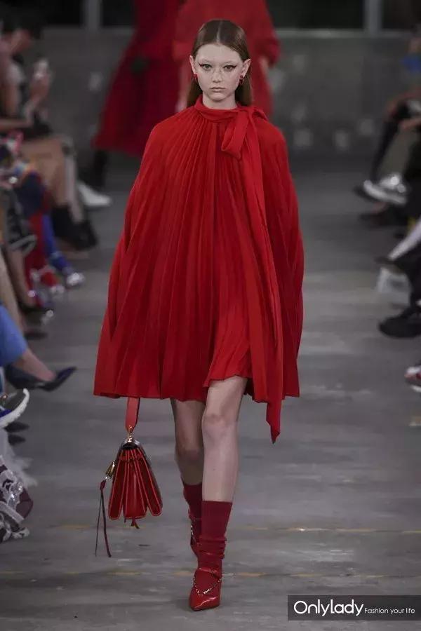 张艺兴valentino东京神图,张艺兴valentino秀场表演