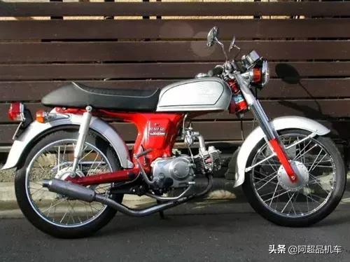 这些常人眼里的破铜烂铁,却是摩迷心中难得一遇的宝贝!