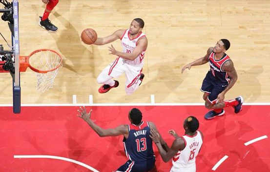 火箭队三巨头联手狂砍96分,安东尼单场狂砍99分击败热火