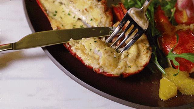 一顿饭至少配六个菜,一顿饭喝六碗汤