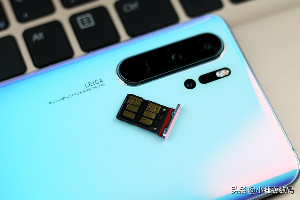 NM和TF存储卡对比，雷克沙nCARD适配华为手机，189元起值得买吗