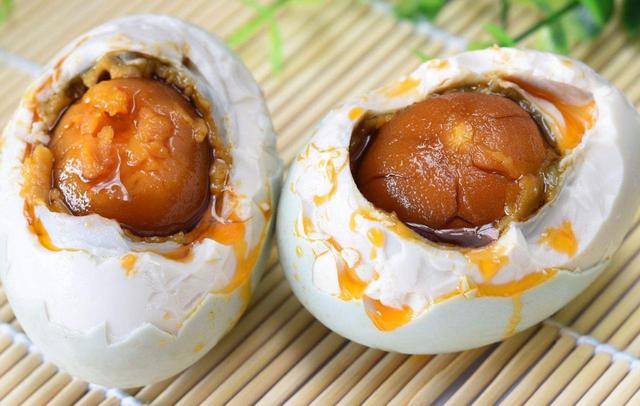 咸鸭蛋怎样腌制才好吃,腌制咸鸭蛋放十三香可以么