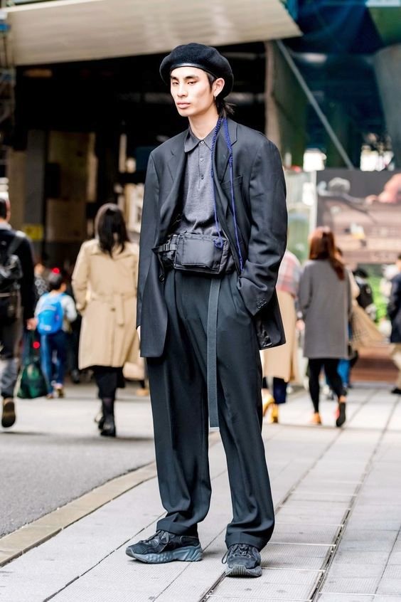 男人，想要在秋冬帅酷出场，怎么能少了一款经典实用的马丁靴？