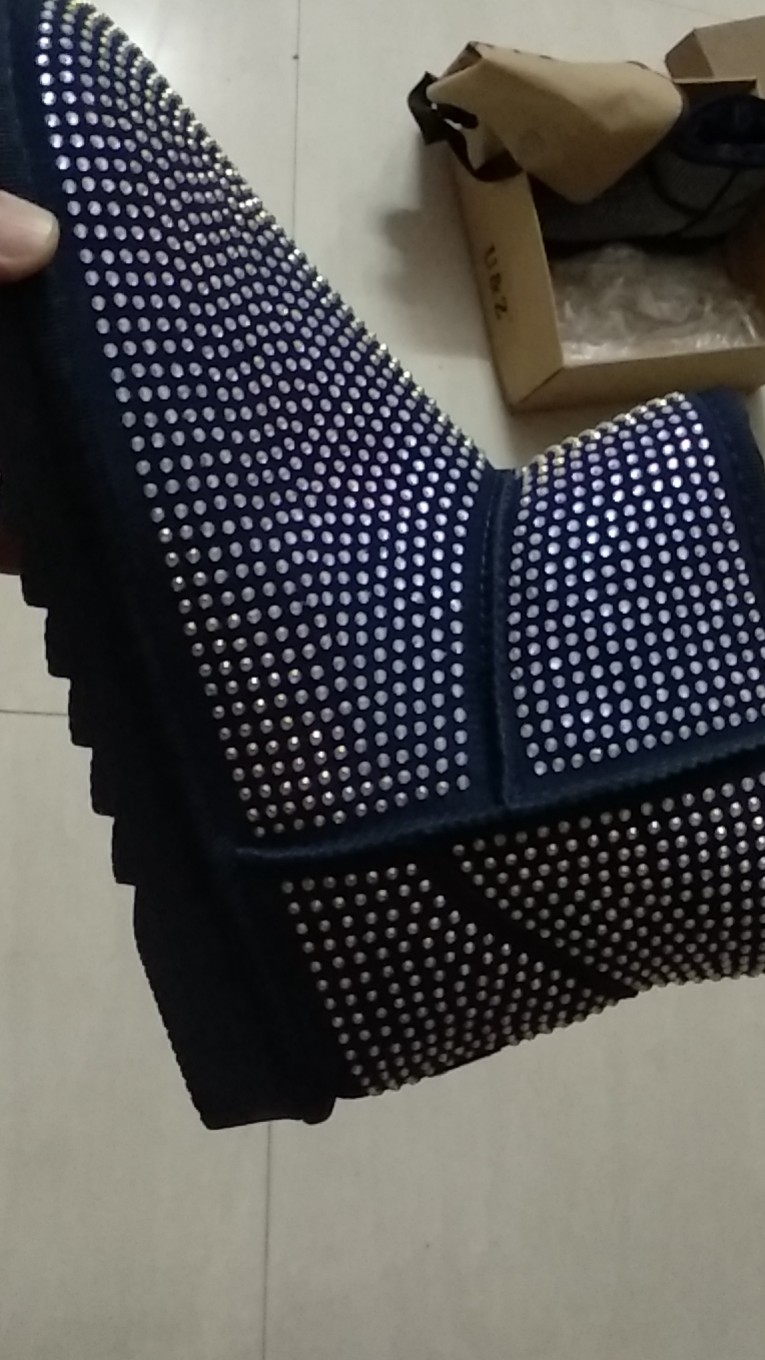 男孩脚出汗脚臭怎么办,脚容易出汗脚臭怎么办