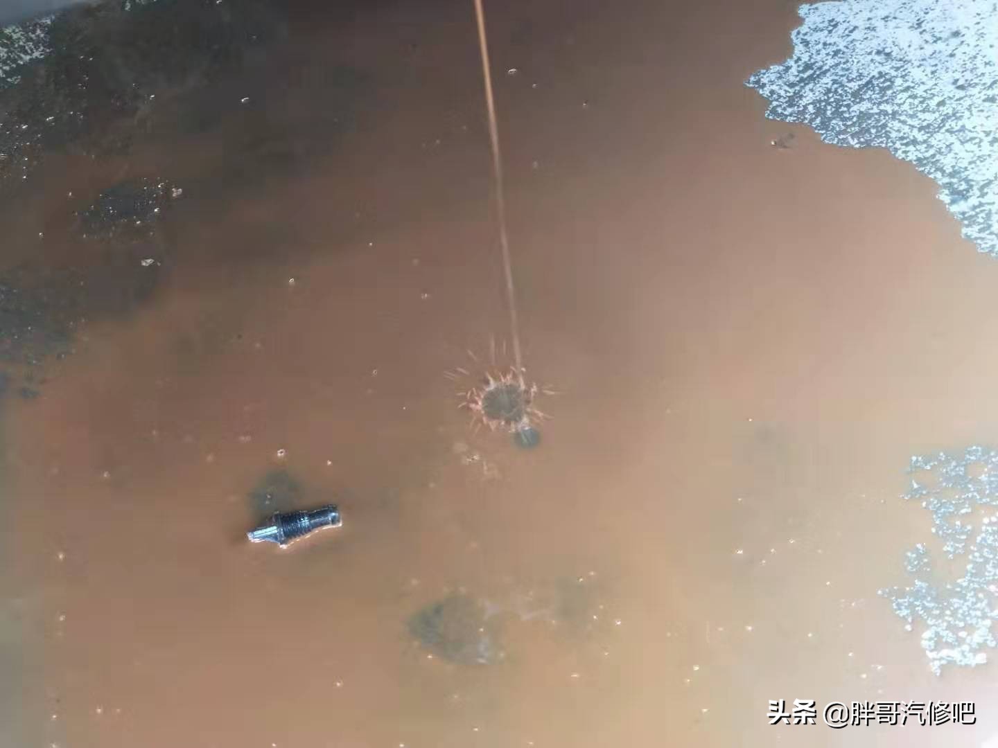 汽车暖风不热清洗暖风水箱管用吗,防冻液用了一段时间没颜色了