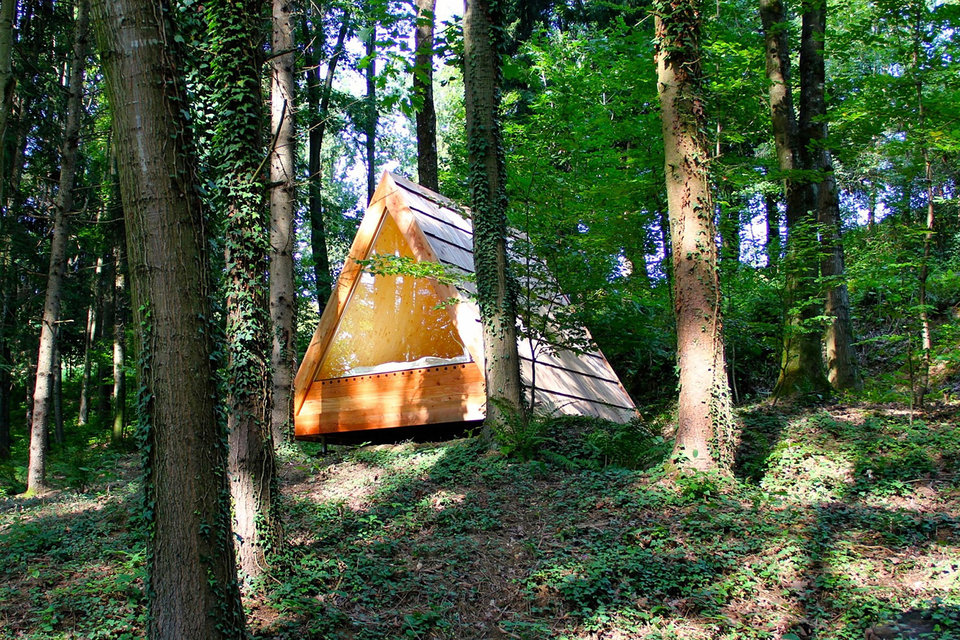 在农村打造一个纯木屋需要多少钱,户外小成本木屋民宿