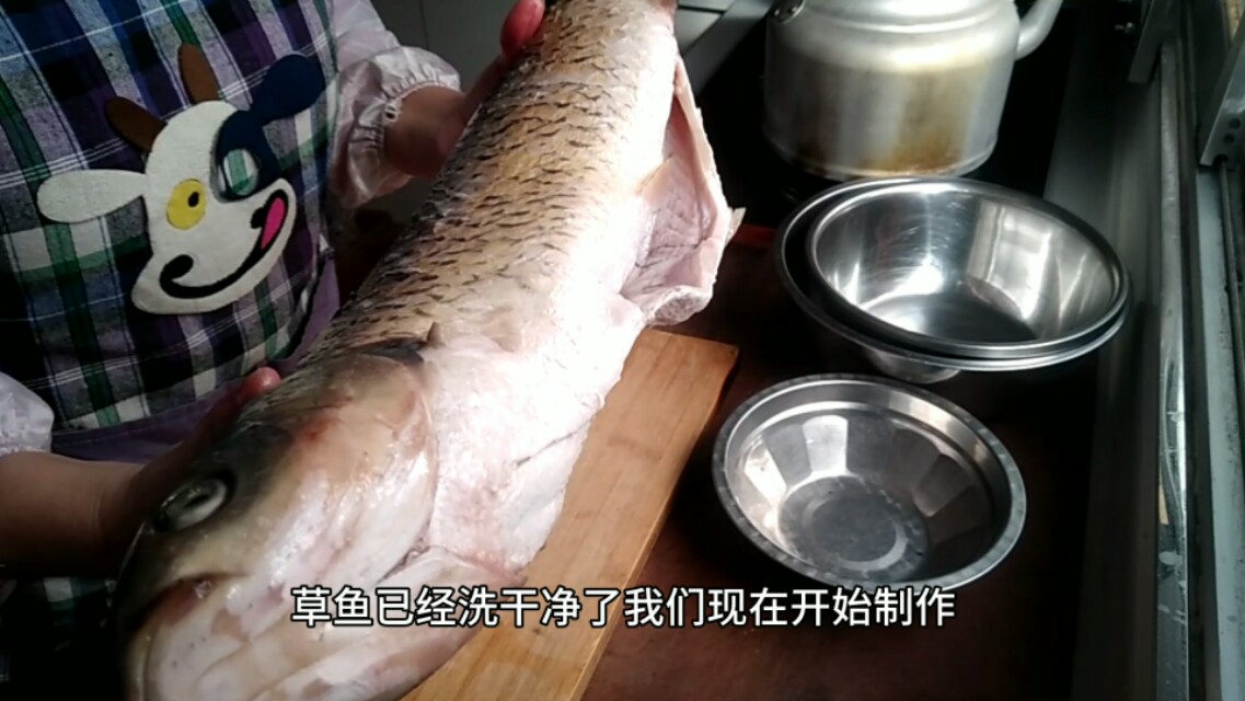 冷冻鱼皮做鱼肉丸子,正宗湖北鱼汆丸子做法