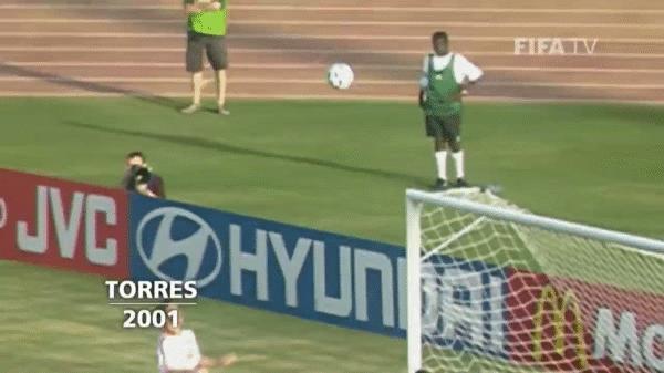 2002年世界杯冠军小罗,2002世界杯巴西小罗捧杯时刻