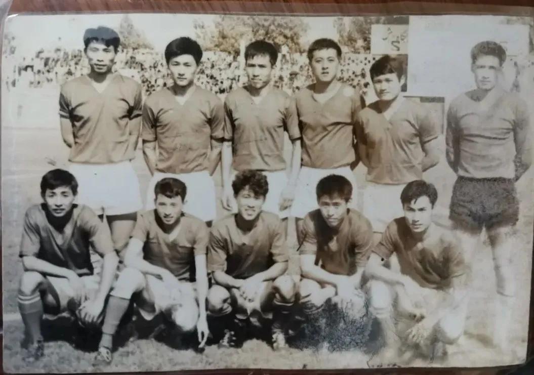 罗登仁小传(一):学艺于北京体育学院,辉煌的军旅足球生涯