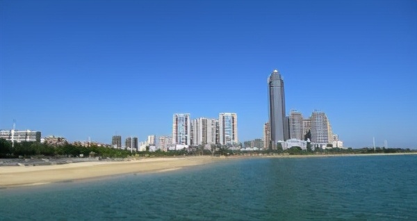 金沙湾海滨浴场的雕像,湛江市赤坎区金沙湾海滨浴场