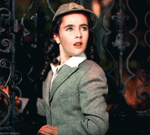 伊丽莎白泰勒去世时儿女在身边吗,伊丽莎白泰勒为什么离婚两次