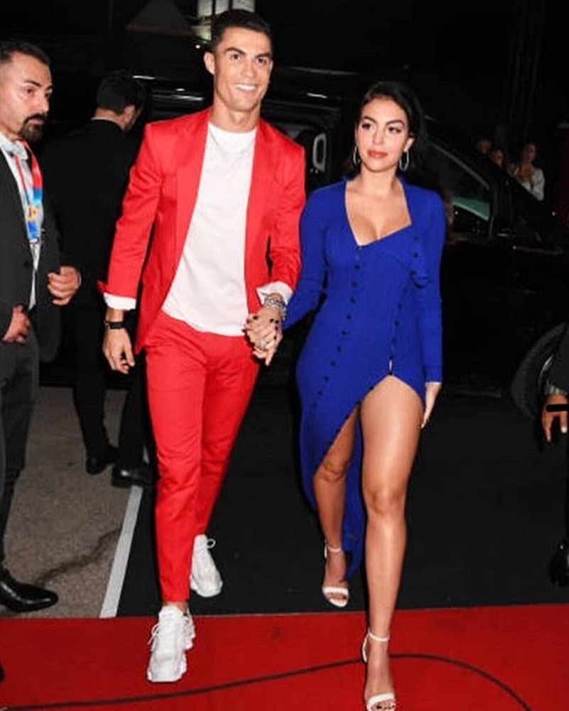 c罗携乔治娜浪漫度假,c罗携女友乔治娜