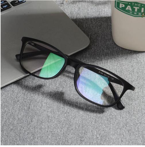 90后小伙创业月入10万就靠这一招,新手开眼镜店怎么学习技术