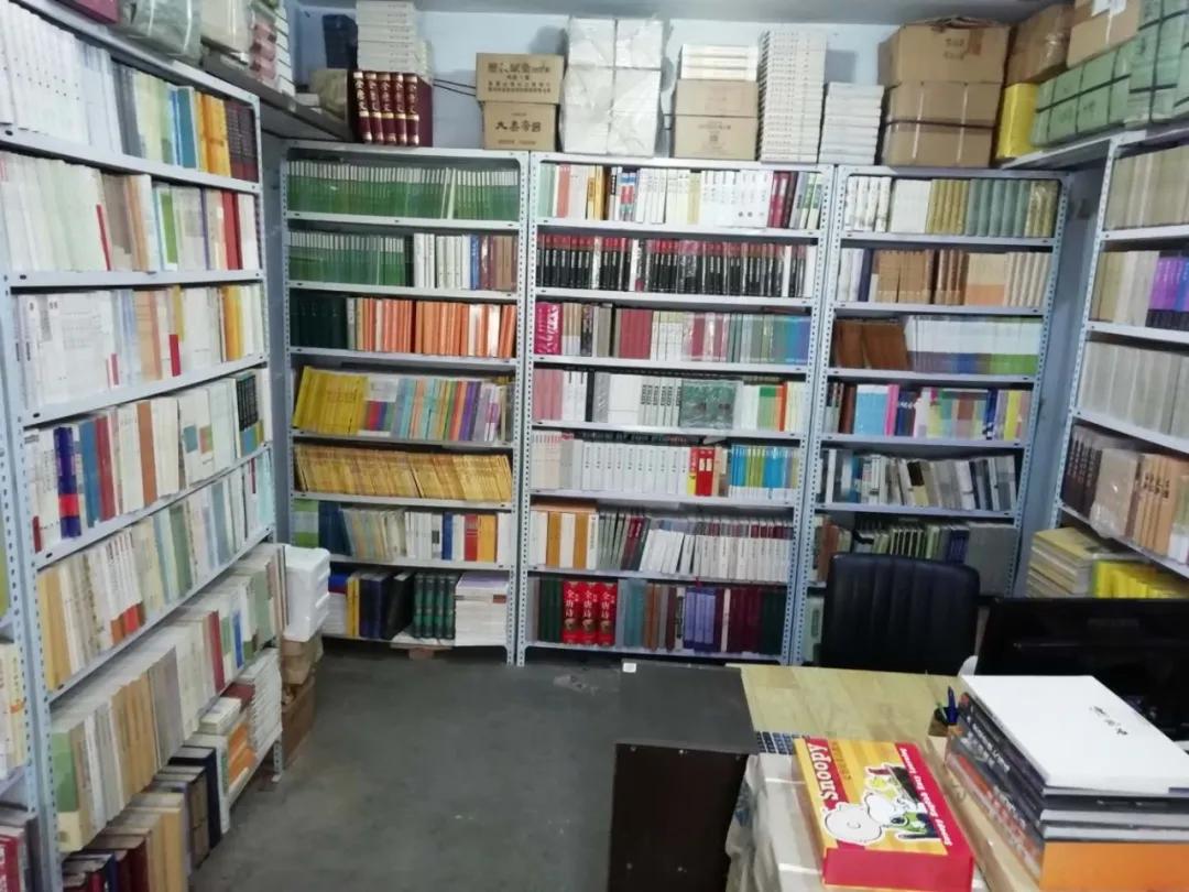 访谈|北溟特价书店店主：“书是我唯一值得骄傲的资本”