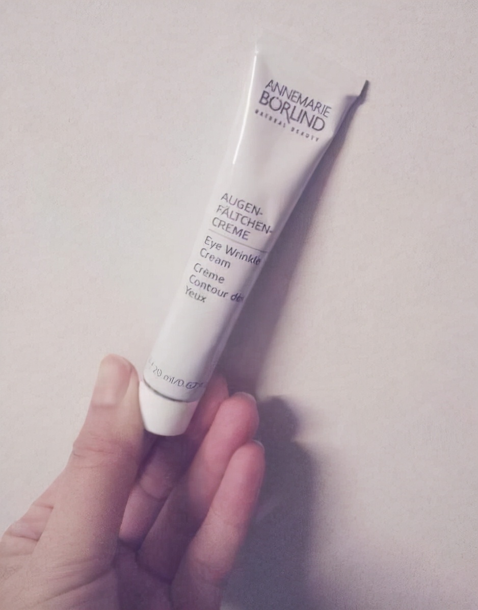 眼霜推荐25岁适合的眼霜,给大家推荐一款超好用的眼霜