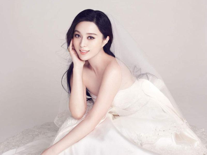 英皇老板杨受成和李嘉诚,英皇老板杨受成几个儿子