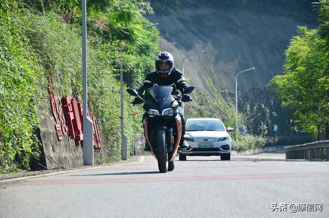 无极300rr和阿普利亚250选哪个好,2万公里的无极300rr值得买吗