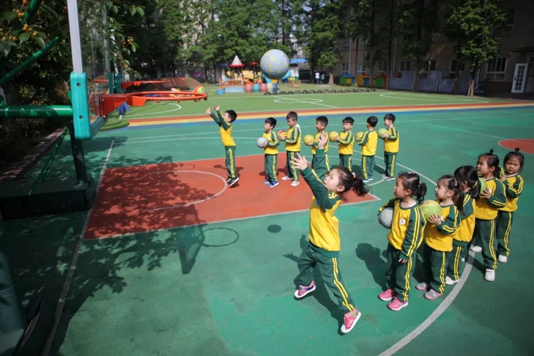 鍥犱负浼欓鑰屽嚭鍚嶇殑瀛︽牎,鍥犱负缇庨鐏殑瀛︽牎