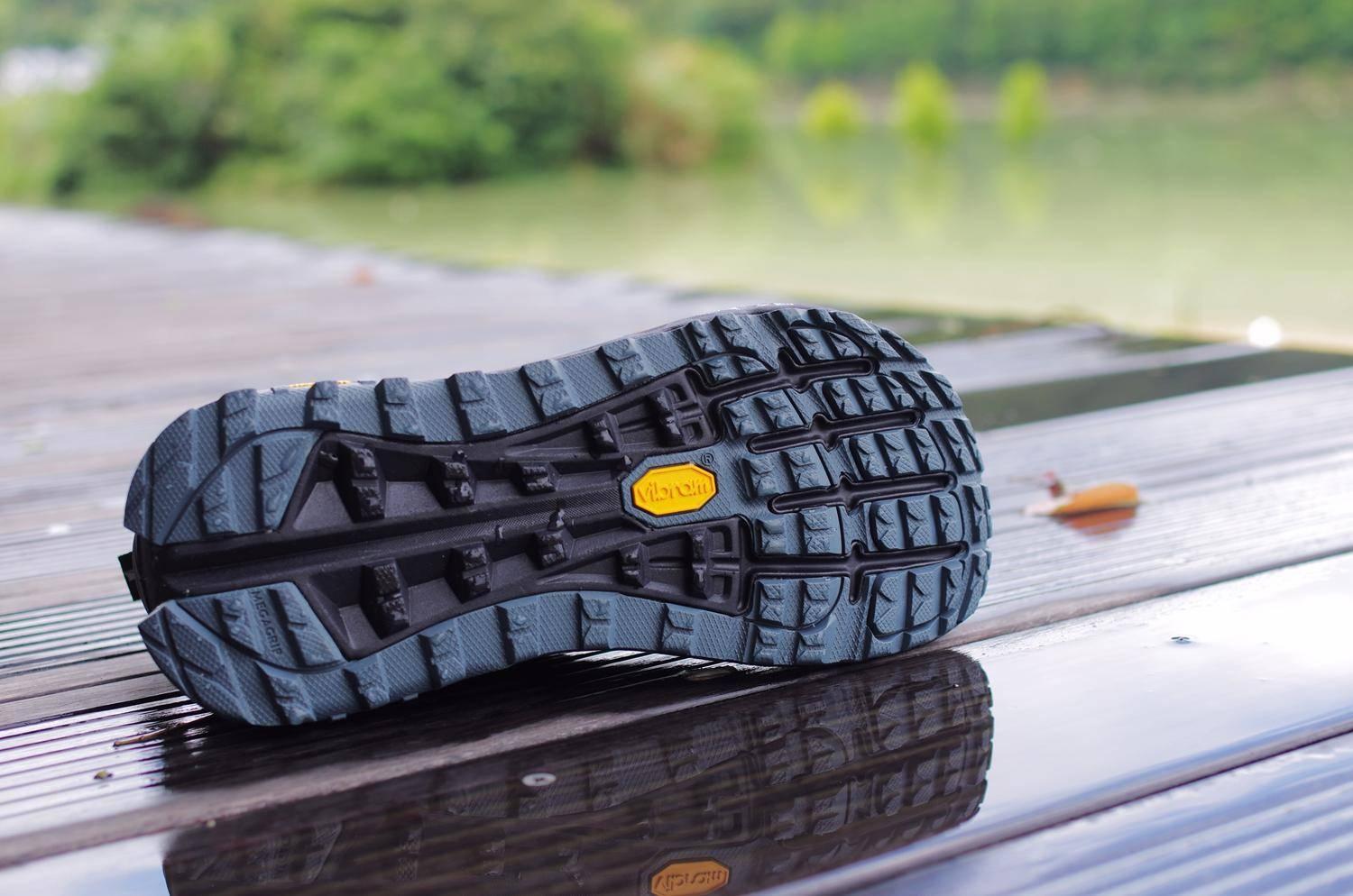 支撑稳定型的跑鞋推荐,反馈感强的实战鞋