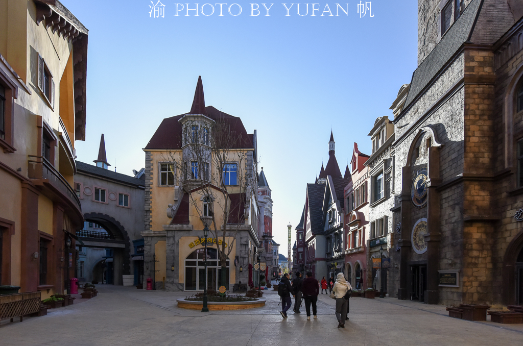 青海有座浓缩18国经典建筑的丝路小镇，不出国门，也能环游世界