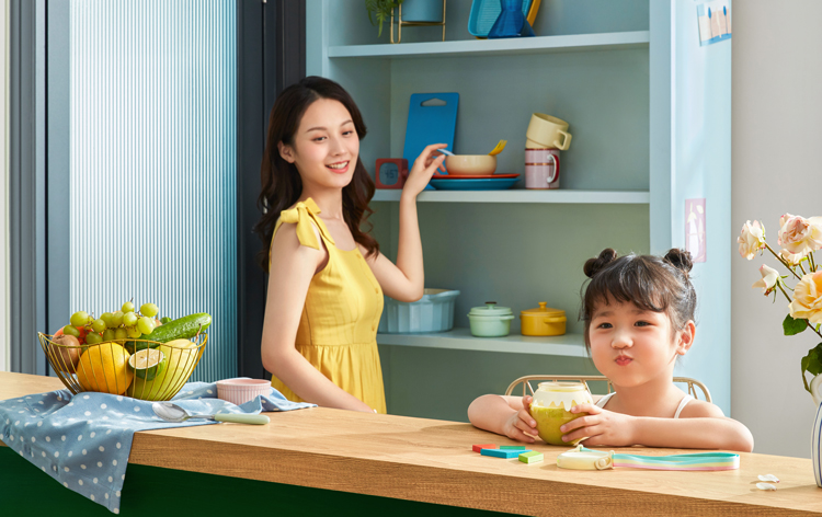 放到包包里的榨汁机,随身携带榨汁机随时喝到新鲜果汁