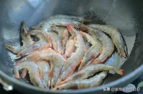 油焖大虾的做法家常简单又好吃,油焖大虾的家常做法与教程