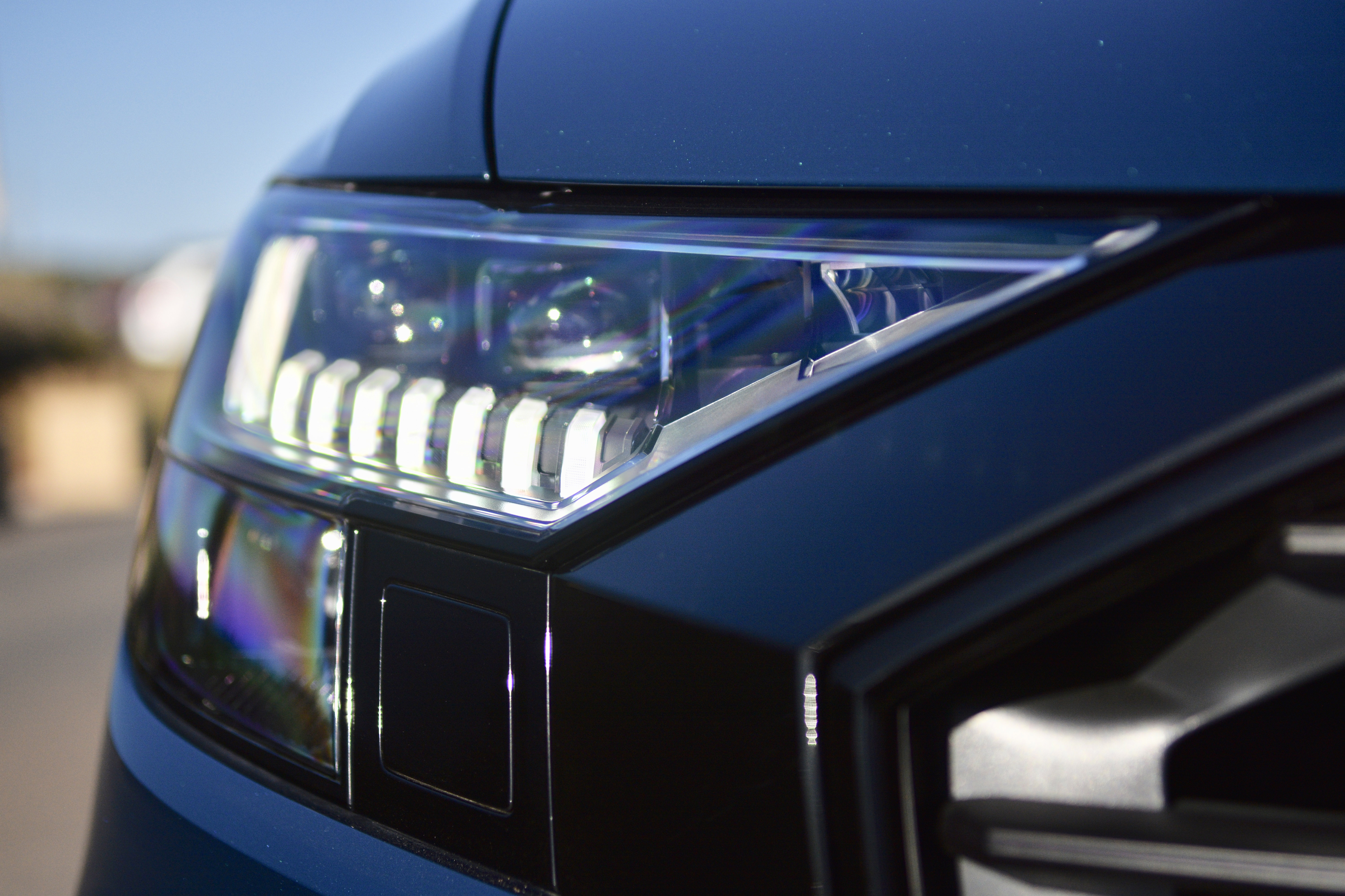 奥迪q8名场面,奥迪q855tfsi价格多少钱