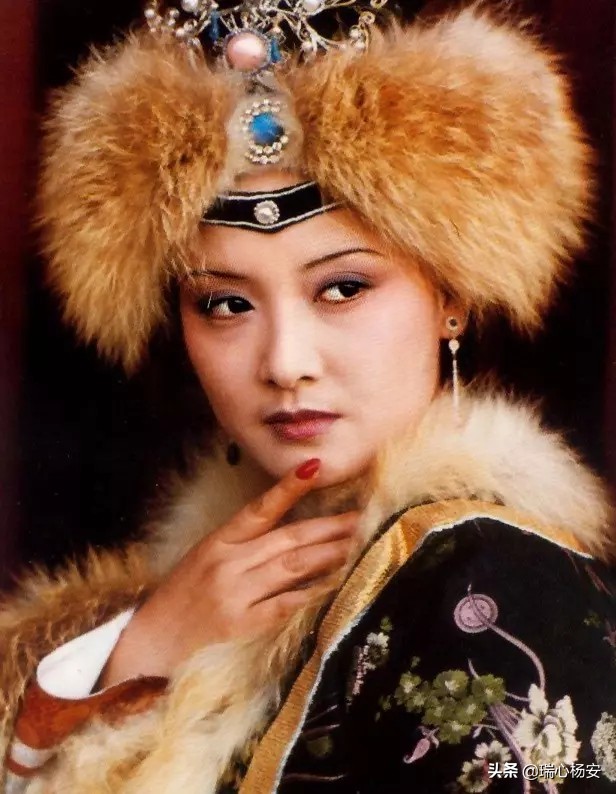 最新红楼梦诗词全译,最美的红楼梦古诗词