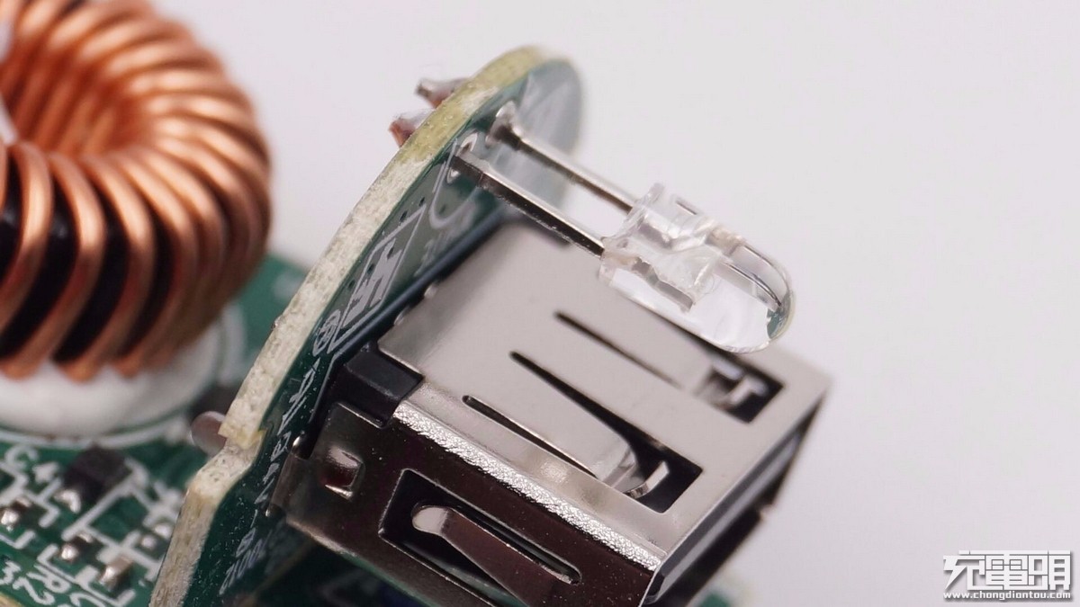 索尼充电宝拆解图,索尼第一代充电仓拆解