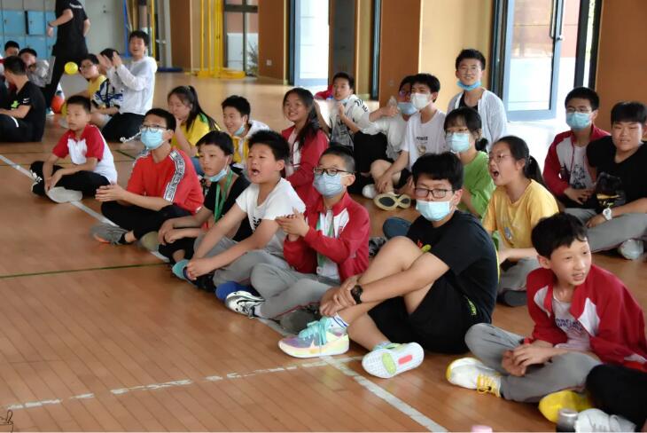 趣味运动会携手共进视频,趣味运动会携手同行