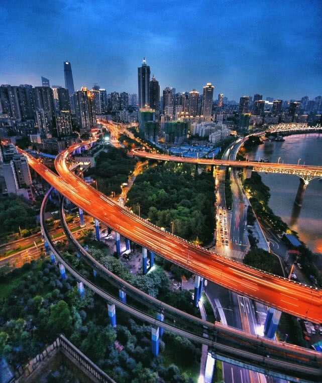 重庆8d魔幻夜景森林,重庆看夜景小众森林