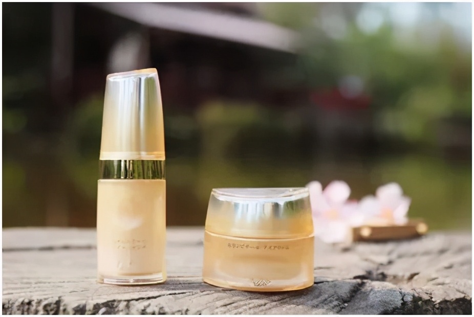 淡化细纹抗衰精华液,干皮敏感肌适合的抗衰老精华液