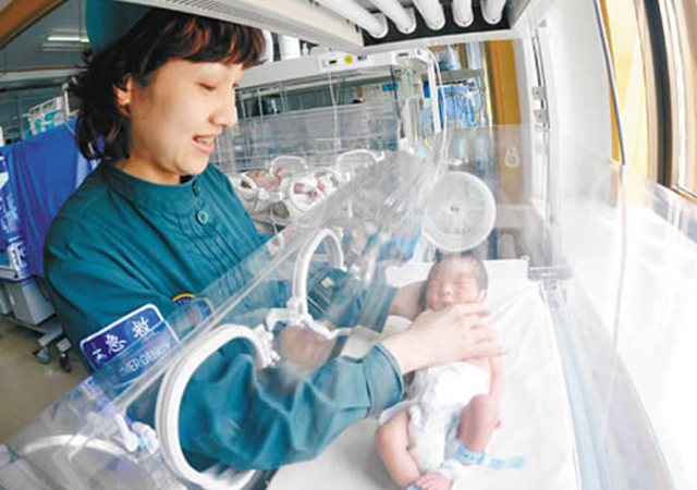 产后不喂奶奶水多久会自动没有了,产后40多天没奶了怎么追奶