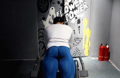 侧腰山羊挺身正确训练方法,山羊挺身练背替代动作