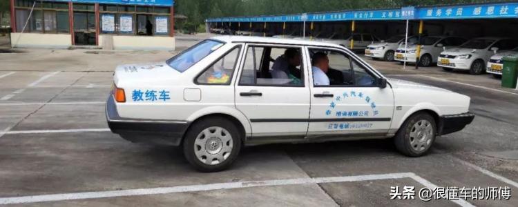 c1科目二倒车入库点位详细讲解,半挂科目二倒车入库技巧口诀