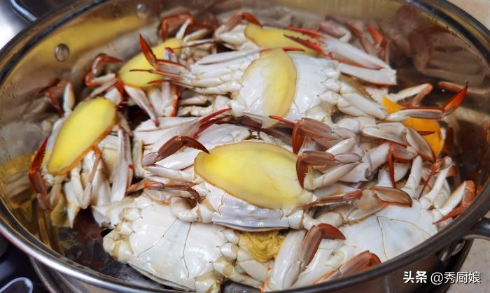 蒸螃蟹不散黄,蒸螃蟹不放水的方法