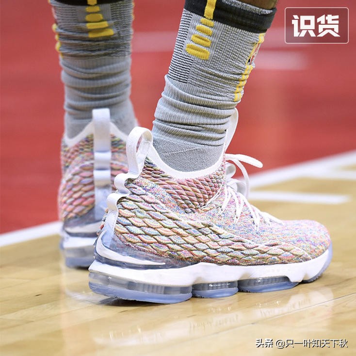 勒布朗詹姆斯上脚球鞋,勒布朗詹姆斯历代配置