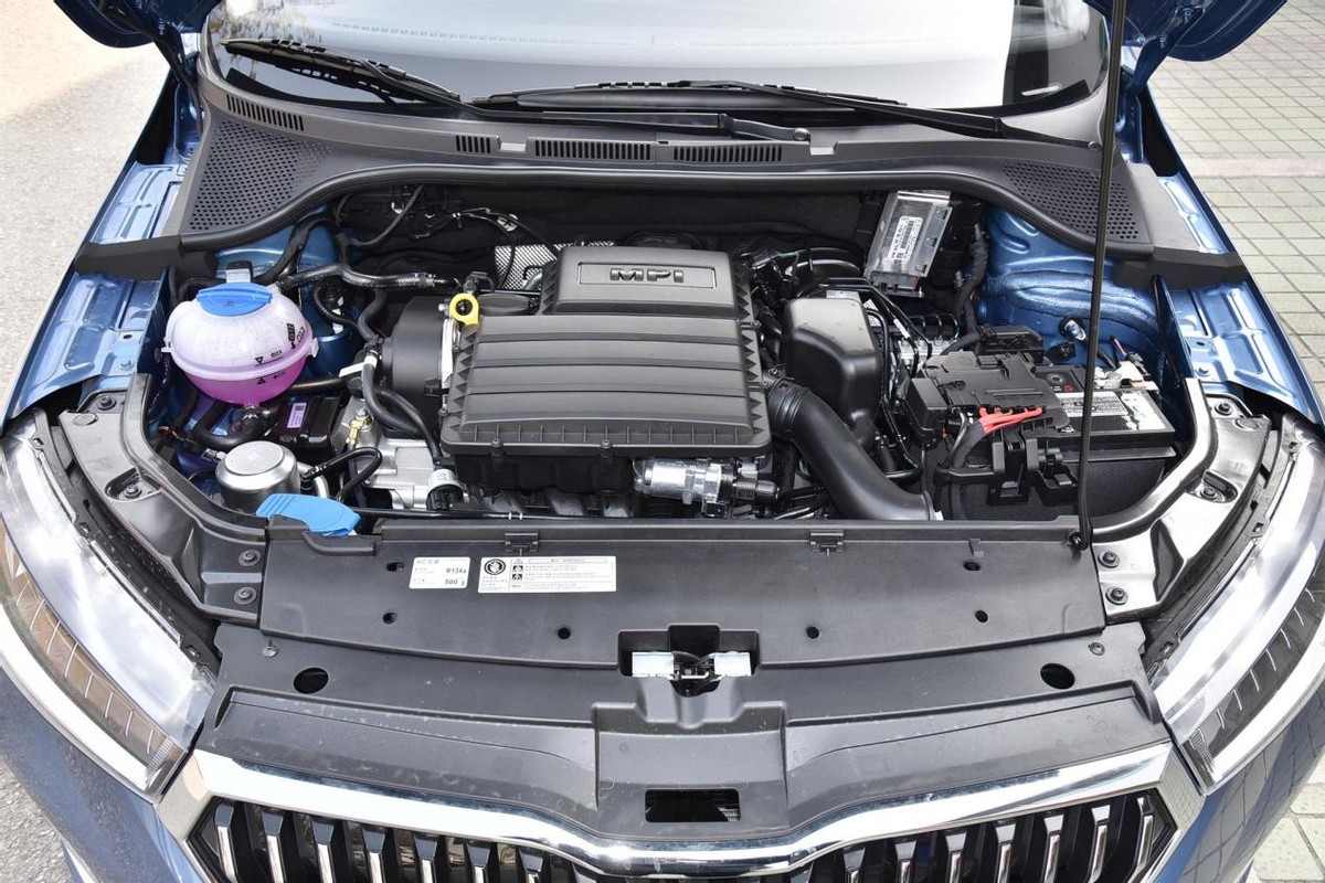 油耗低的车5万左右,油耗5.0左右的车