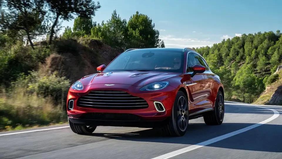 阿斯顿马丁vs兰博基尼suv,阿斯顿马丁suv和宾利suv