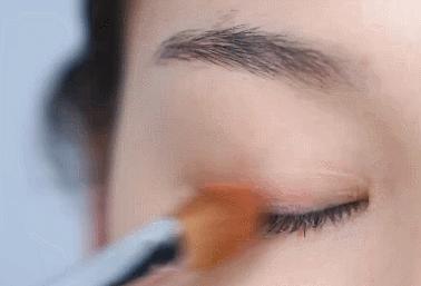 炉火纯青眼妆怎么画才好看,怎么画高级感的妆容眼妆才不晕妆