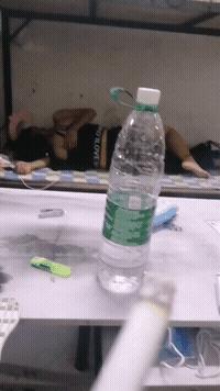 爆笑GIF：你敢出想法我就敢出人力，这就是农村的超神建筑队