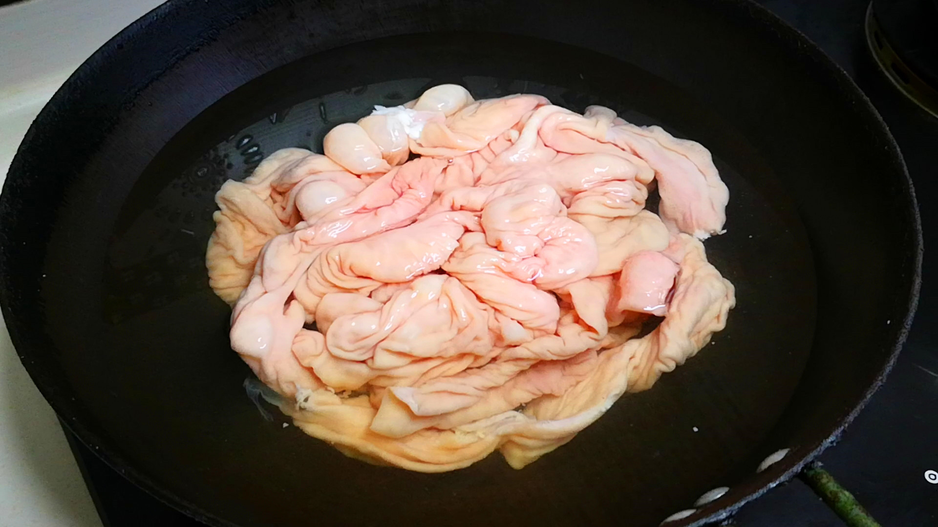 洗肥肠方法视频教程,半成品肥肠怎么去腥臭味